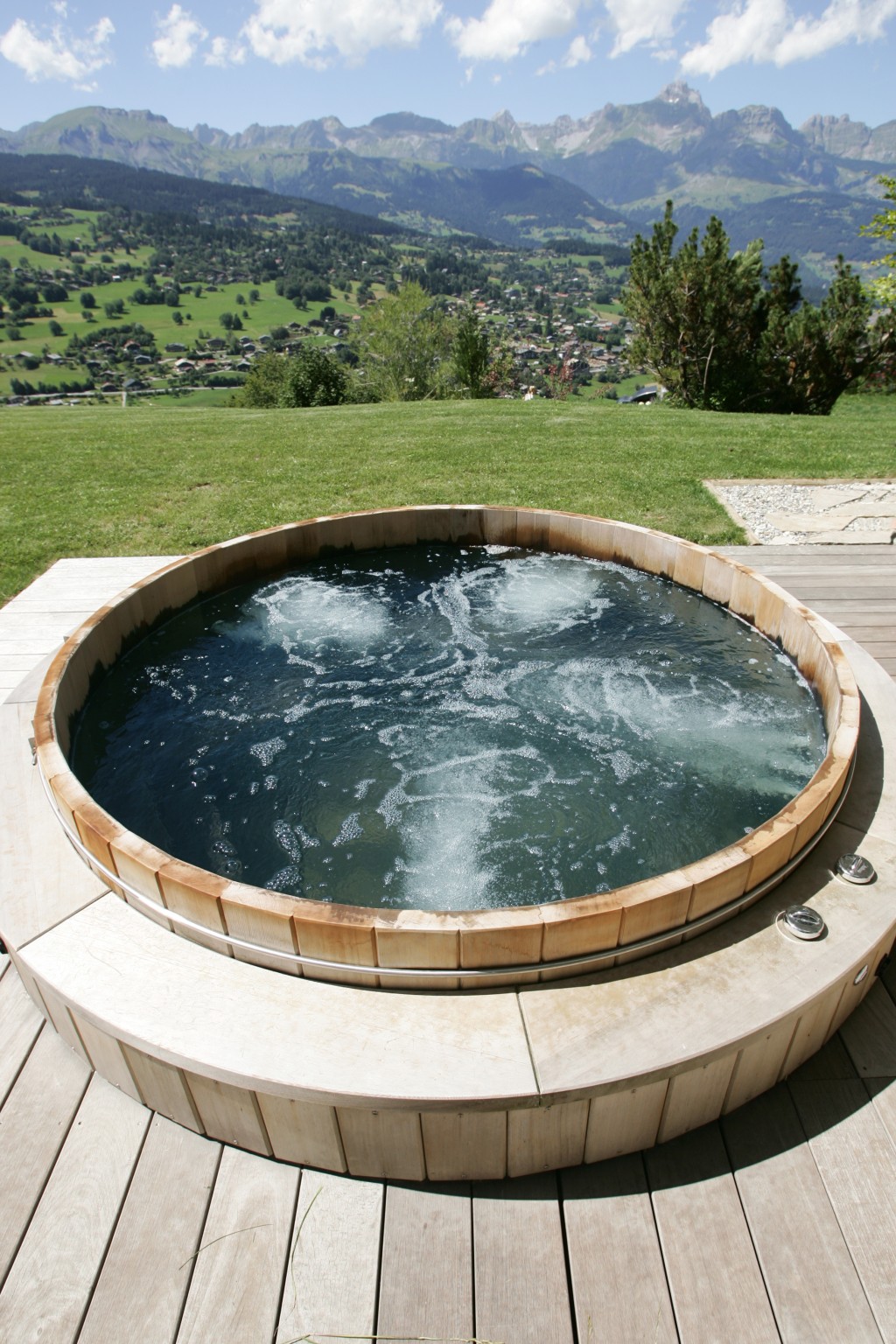 Spa en bois nordique : comment ça marche, quelle température, comment choisir ?